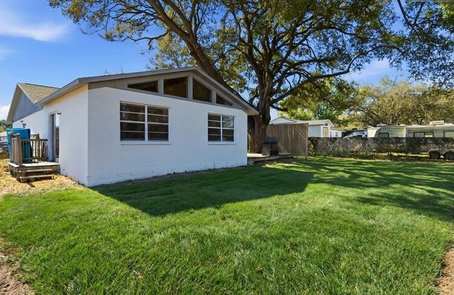 404 KING LOUIS COURT, Seffner, FL 33584