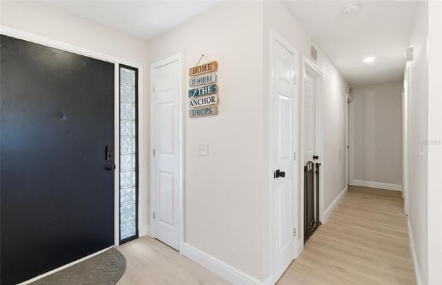 404 KING LOUIS COURT, Seffner, FL 33584