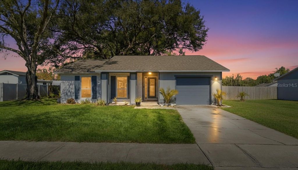 404 KING LOUIS COURT, Seffner, FL 33584