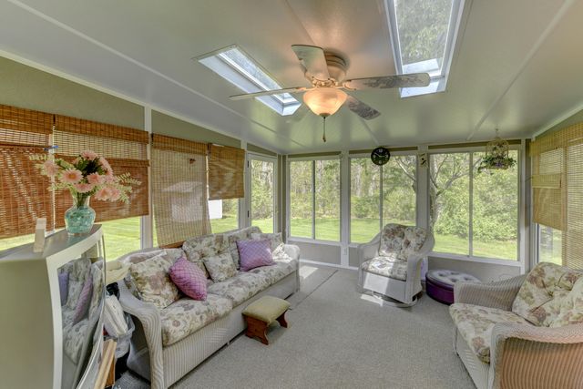 2242 Deerpath Drive W, Schererville, IN 46375