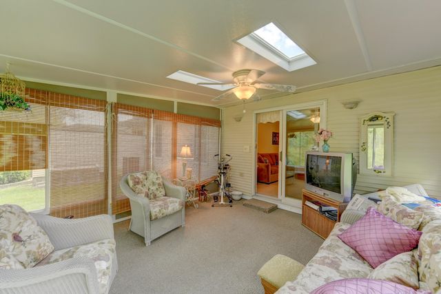 2242 Deerpath Drive W, Schererville, IN 46375
