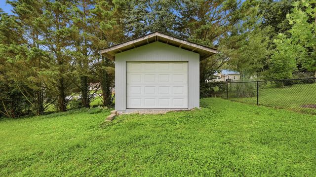 438 Fallen Leaf Drive, Soddy Daisy, TN 37379