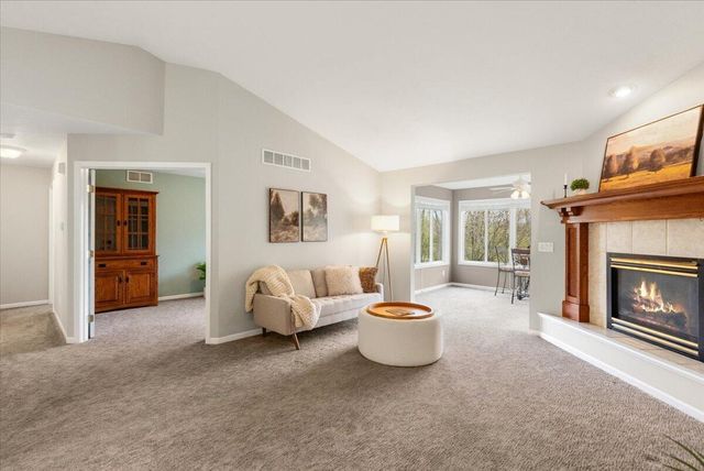 2107 Blue Bell Way, Grand Rapids, MI 49504