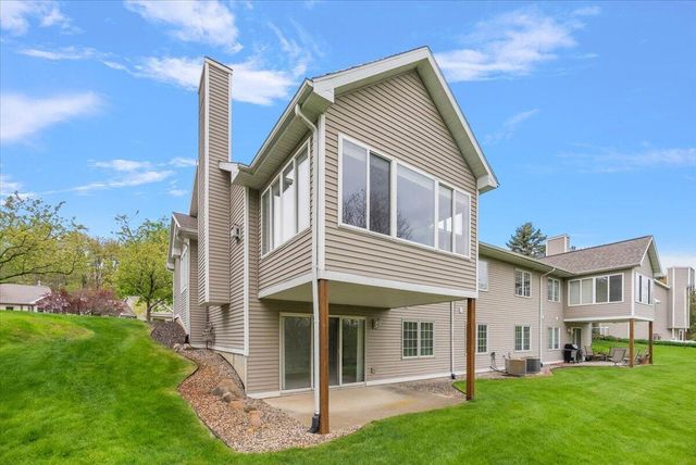 2107 Blue Bell Way, Grand Rapids, MI 49504