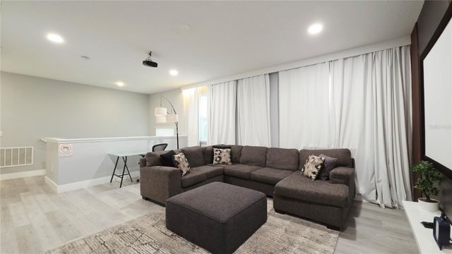 9015 PELICAN COVE TRACE, Kissimmee, FL 34747