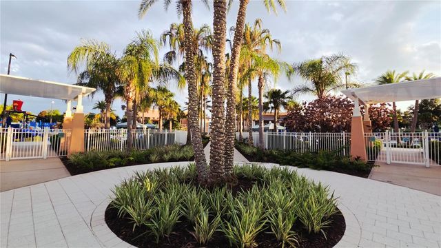 9015 PELICAN COVE TRACE, Kissimmee, FL 34747