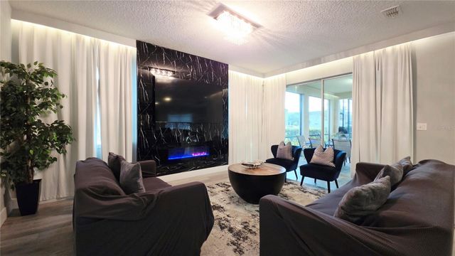 9015 PELICAN COVE TRACE, Kissimmee, FL 34747