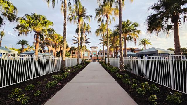 9015 PELICAN COVE TRACE, Kissimmee, FL 34747