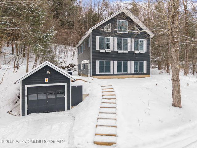 105 Mcnamee Road, Canaan, NY 12029