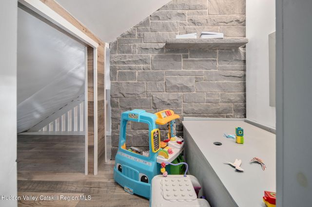 105 Mcnamee Road, Canaan, NY 12029