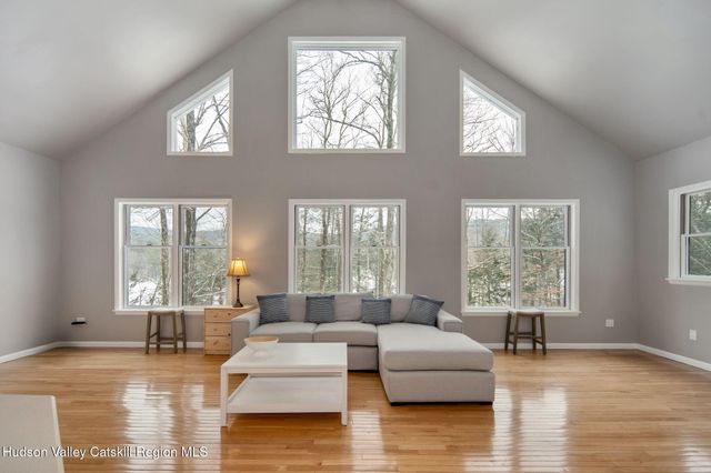 105 Mcnamee Road, Canaan, NY 12029