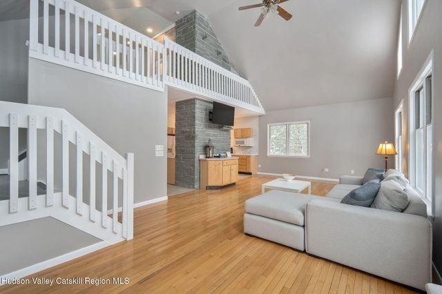 105 Mcnamee Road, Canaan, NY 12029