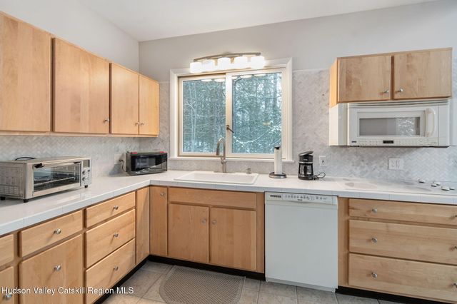 105 Mcnamee Road, Canaan, NY 12029