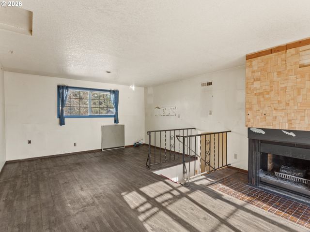 9336 Se REGENTS Dr, Milwaukie, OR 97222