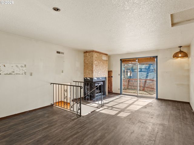 9336 Se REGENTS Dr, Milwaukie, OR 97222