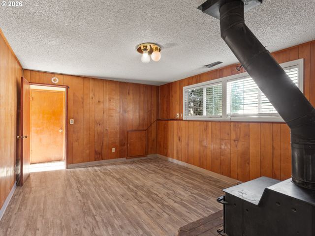 9336 Se REGENTS Dr, Milwaukie, OR 97222