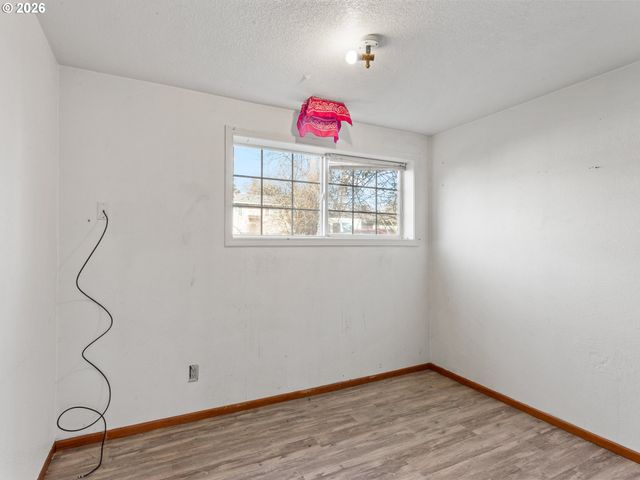 9336 Se REGENTS Dr, Milwaukie, OR 97222