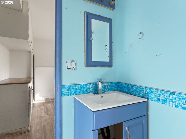 9336 Se REGENTS Dr, Milwaukie, OR 97222