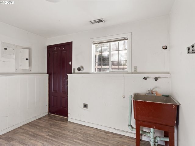 9336 Se REGENTS Dr, Milwaukie, OR 97222