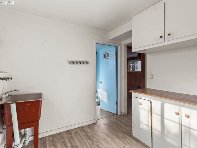 9336 Se REGENTS Dr, Milwaukie, OR 97222