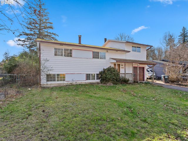 9336 Se REGENTS Dr, Milwaukie, OR 97222