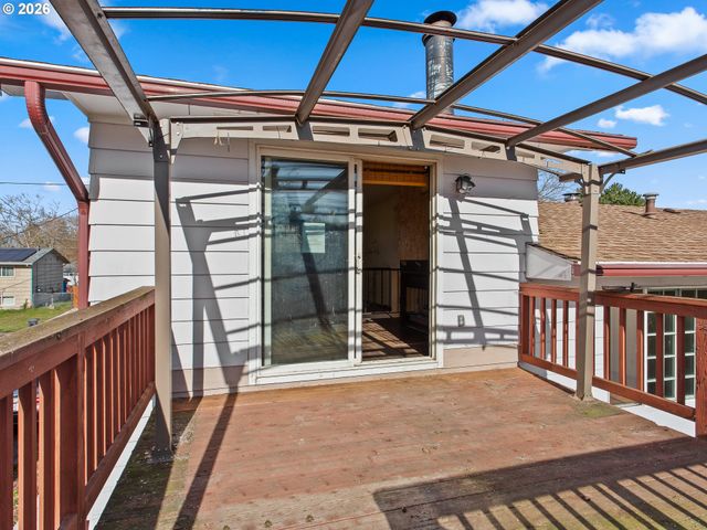 9336 Se REGENTS Dr, Milwaukie, OR 97222