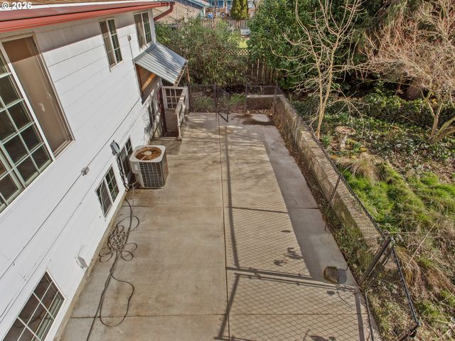 9336 Se REGENTS Dr, Milwaukie, OR 97222