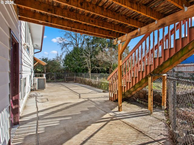 9336 Se REGENTS Dr, Milwaukie, OR 97222