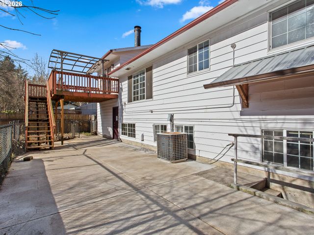 9336 Se REGENTS Dr, Milwaukie, OR 97222