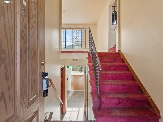 9336 Se REGENTS Dr, Milwaukie, OR 97222