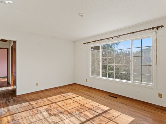 9336 Se REGENTS Dr, Milwaukie, OR 97222