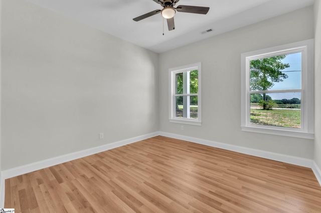 5126 N Old Laurens Road, Gray Court, SC 29645