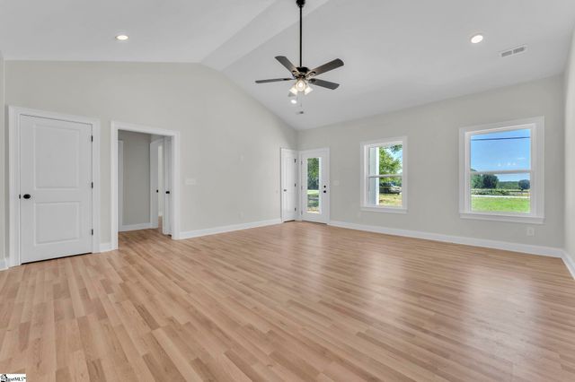 5126 N Old Laurens Road, Gray Court, SC 29645