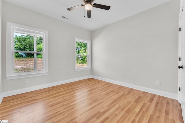 5126 N Old Laurens Road, Gray Court, SC 29645