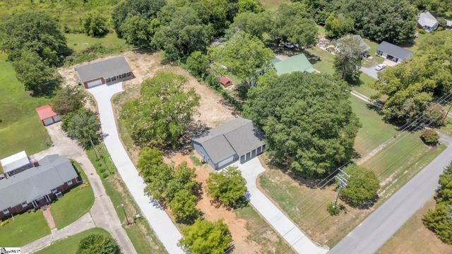 5126 N Old Laurens Road, Gray Court, SC 29645