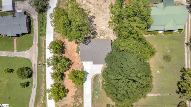 5126 N Old Laurens Road, Gray Court, SC 29645