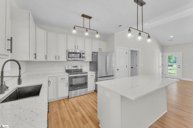 5126 N Old Laurens Road, Gray Court, SC 29645