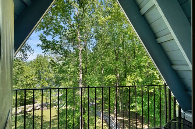 1552 Damron Rd, Estill Springs, TN 37330