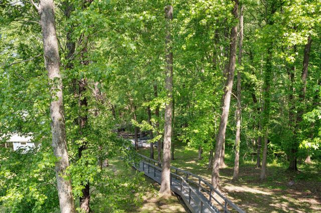 1552 Damron Rd, Estill Springs, TN 37330