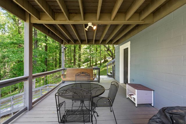 1552 Damron Rd, Estill Springs, TN 37330