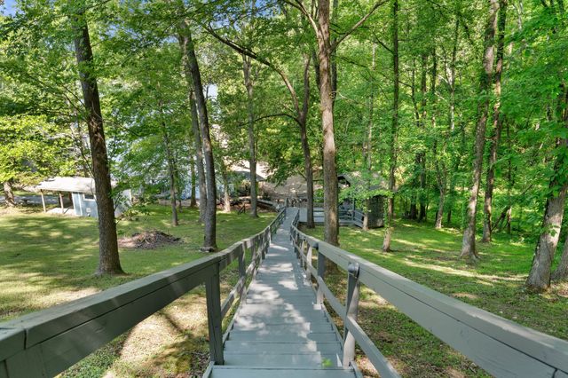 1552 Damron Rd, Estill Springs, TN 37330
