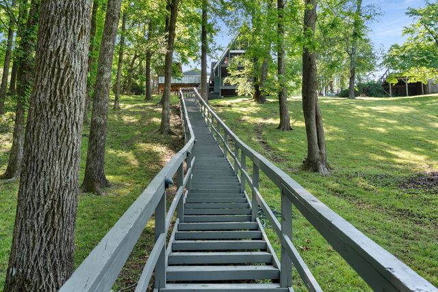 1552 Damron Rd, Estill Springs, TN 37330