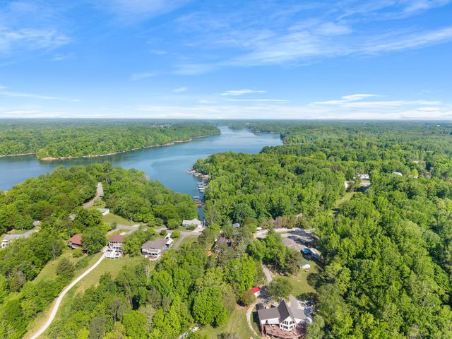 1552 Damron Rd, Estill Springs, TN 37330