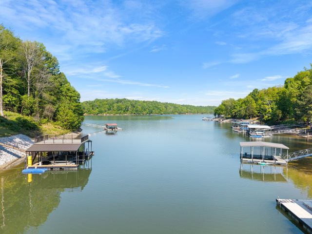1552 Damron Rd, Estill Springs, TN 37330