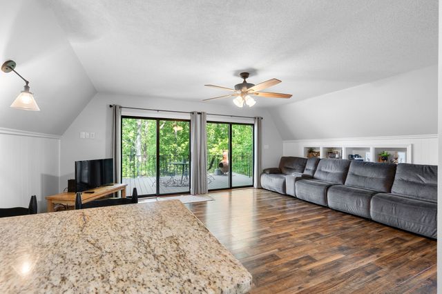 1552 Damron Rd, Estill Springs, TN 37330