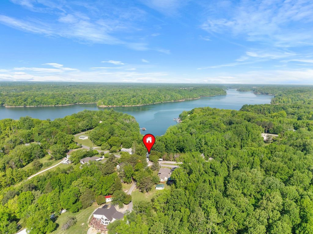1552 Damron Rd, Estill Springs, TN 37330