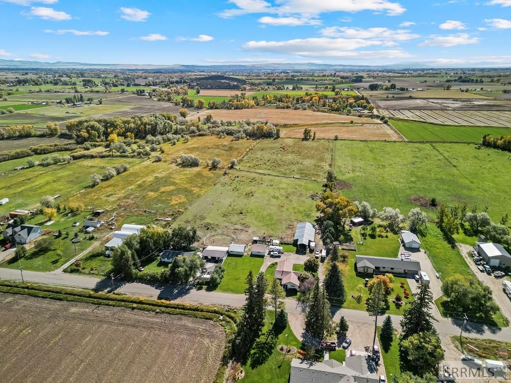 Image 2 of property listing at 3756 E 800 N, Rigby, ID 83442