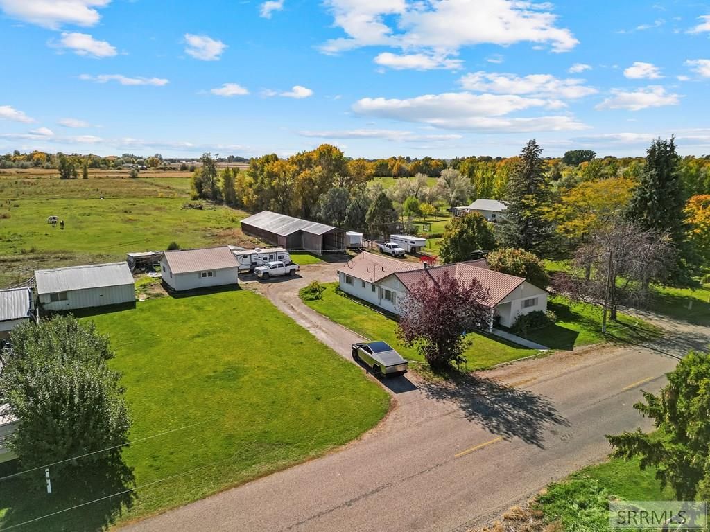 Image 3 of property listing at 3756 E 800 N, Rigby, ID 83442