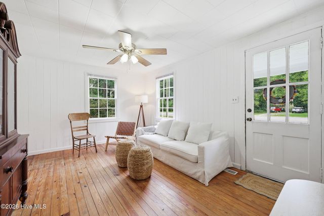 609 Jacksonville Highway, Burgaw, NC 28425