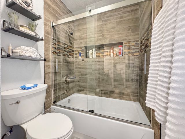 5216 Stagetrail Drive, Arlington, TX 76017